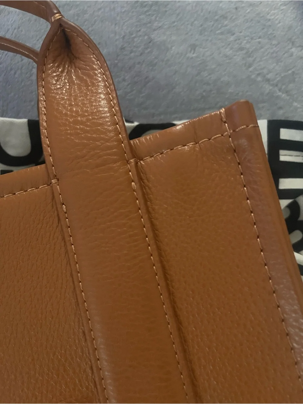 Marc Jacobs Leather The Tote SMALL size - Picture 10 of 15